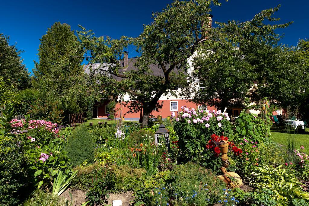 Gasthof Braeuer - Familie Eibensteiner Weißkirchen in Steiermark Eksteriør bilde